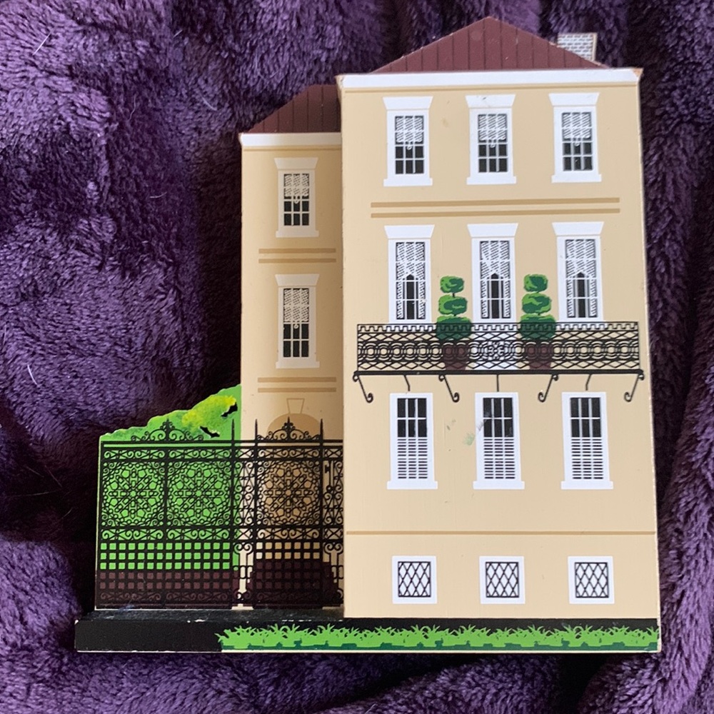 SHEILA'S Collectibles